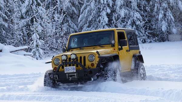 4 Shorty Jeeps in the Snow!