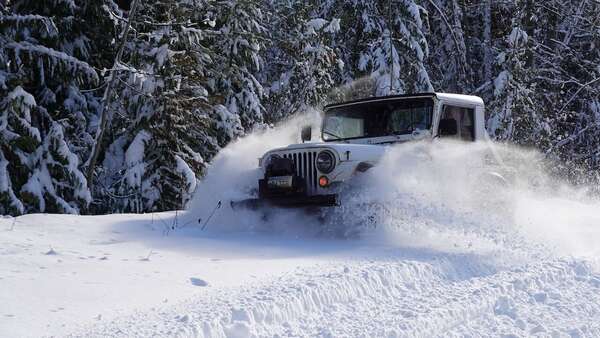 4 Shorty Jeeps in the Snow!