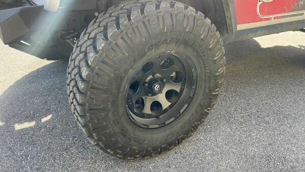 37" Nitto Ridge Grappler