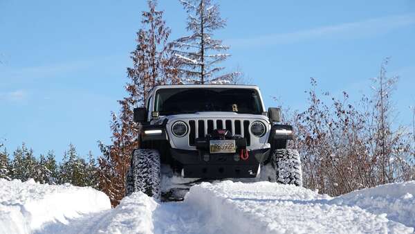 4 Shorty Jeeps in the Snow!