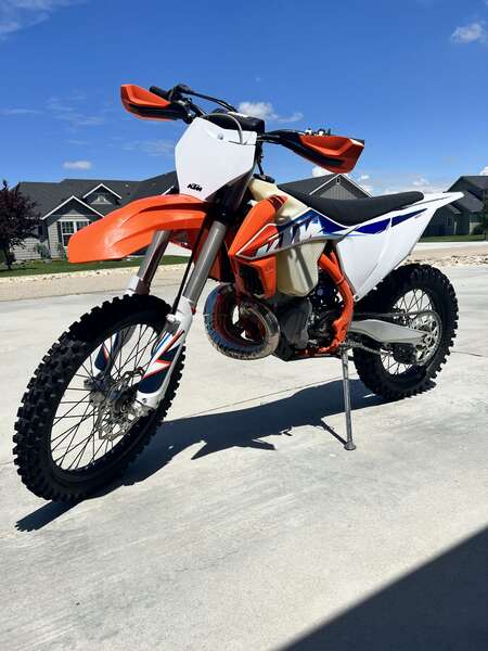 2022 KTM XC 300