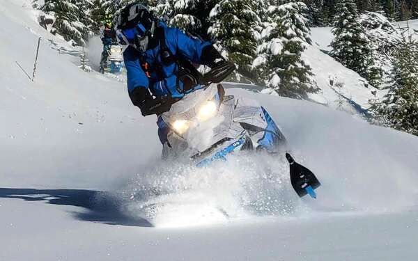 SNOWMOBILING RELOAD OVER BEELER PASS