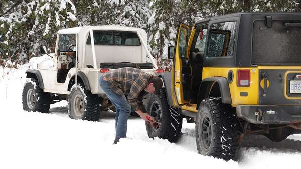 4 Shorty Jeeps in the Snow!