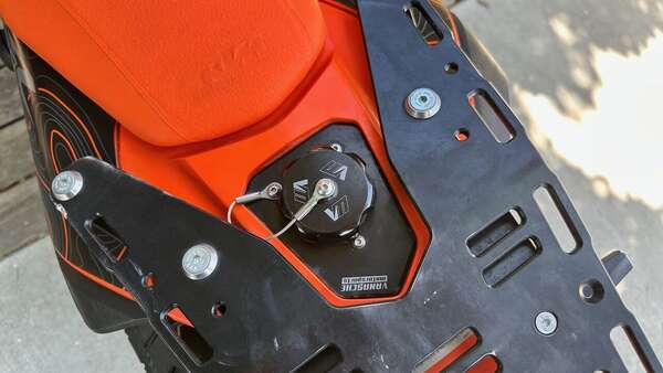 Vanasche Fuel Cover System