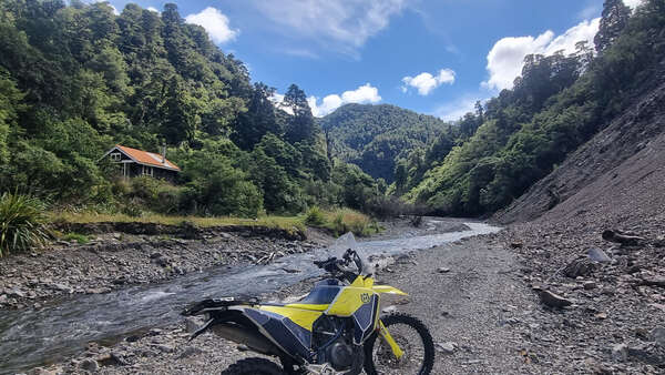 Makaroro River to Barlow Hut